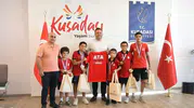 Kuşadalı minik güreşçiler Ankara'dan madalyayla döndü