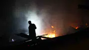 Gümüşhane Şiran’da gece vakti çıkan yangın üç evi küle çevirdi