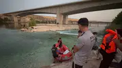 Fırat Nehri kıyısında piknik yapan 10 kişi sular arasında kaldı
