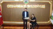 Ralli pistlerinin engelsiz şampiyonu kupasını Bursa’ya getirdi