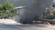 Bursa yolunda seyir halindeki otomobil alevlere teslim oldu
