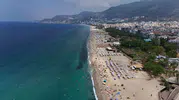 Alanya'da sıcak hava tatilcileri sahile döktü