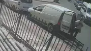 Gaziosmanpaşa'da kargo hırsızlığı kameraya yansıdı