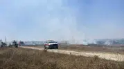 Tekirdağ'da korkutan arazi yangını yerleşim yerlerine ulaşmadan durduruldu