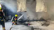 Balkondaki yangın binayı sarmadan söndürüldü