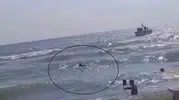 Hatay'da yasak dinlemeyen üç kişi denizde dalgalara kapıldı