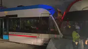 Zeytinburnu'nda tramvaylar kafa kafaya çarpıştı Yaralılar var
