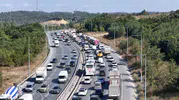 Arnavutköy yolunda çalışma trafiği felç etti