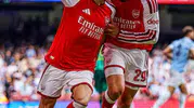 İngiltere'de sezonun perdesi dev bir zaferle açıldı: Arsenal, City'yi Wembley'de dağıttı