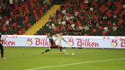 Gaziantep FK ve Alanyaspor mücadelesinden kareler