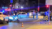 İnegöl'de kavşak dehşeti: İki otomobilin çarpıştığı kazada 9 kişi hastanelik oldu