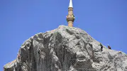 Sivas'ın doğal anıtı taş düşmelerine karşı çelik ağlarla kaplandı