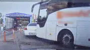 Çorlu'da otobüs park halindeki araca çarparak metrelerce sürükledi