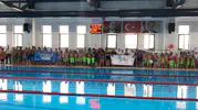 Söke'de yüzme kursunu bitiren 160 çocuk sertifikalarını aldı