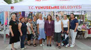 Gece pazarında kadınların stantlarına yoğun ilgi