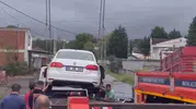 Salıpazarı'nda el freni unutuldu Otomobil doğal gaz tesisine daldı