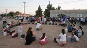 Diyarbakırda çocuklar sokakları sahneye dönüştürdü