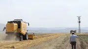Erzurumlu çiftçinin hasat derdine belediyeden modern çözüm