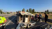 Konya Ilgın yolunda tarım işçilerini taşıyan minibüs devrildi