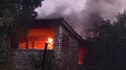 Karabük’te köy evinde korkutan yangın