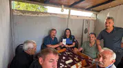 Polis kıraathanelerde dolandırıcılık anlattı