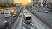 Şirinevler metrobüs durağında korkutan kaza