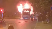 Kartal’da gece yarısı park halindeki minibüs küle döndü