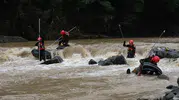 Giresun'da sel felaketi Dereye uçan dayı ve yeğeni aranıyor