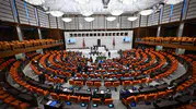 Siyaset kulislerinde hareketli saatler: AK Parti'ye geçiş Meclis'te dengeleri değiştirebilir