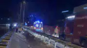Düzce'de otomobil bariyerlere çarptı