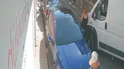 Bayraklı'da tapu parasını kaldırıma düşürdü, 100 bin TL'yi alan şüpheli kameradan yakalandı