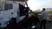 TAG Otoyolu'nda TIR kazası İki sürücü hastanelik oldu