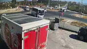Antalya’da tur midibüsünün karıştığı kaza kamerada