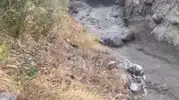Pülümür yollarında toprak kayması paniği