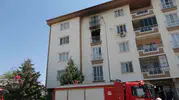 Kilis'te 4 katlı binada yangın 1 kişi hastanelik oldu