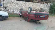 Aydın'da motosiklete çarpmamak için direksiyon kırdı Otomobil ters döndü