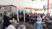 Nazilli’de mahalleli istedi belediye beş günde çatıyı yeniledi