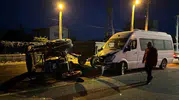 Şuhut yolunda traktör ve minibüs çarpıştı