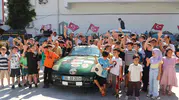 Edremit yollarında dostluk rüzgarı esti
