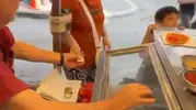 Adana'da lahmacun kavgası sonrası zabıta tezgahı kaldırdı