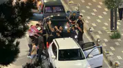 Bolu trafiğini kilitleyen asker eğlencesi