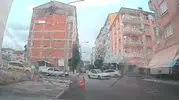 Elazığ trafiğinde korkutan anlar: Çarpışma kameraya böyle yansıdı
