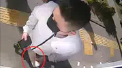 Kartını arkadaşına verdi hapse girdi