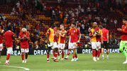Galatasaray taraftarı önünde sürpriz puan kaybıyla başladı
