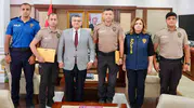 Sinop’ta arananları yakalayan bekçilere başarı belgesi verildi