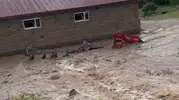 Erzurum’da sağanak sele dönüştü