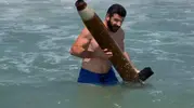 Sinop sahilinde denizde bulunan cisim heyecan yarattı