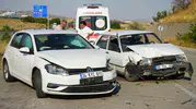 Kırıkkale'de otomobiller çarpıştı 5 kişi hastaneye kaldırıldı
