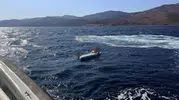 Çanakkale’de rüzgara kapılan iki sörfçü denizde mahsur kaldı