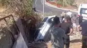 Sason girişinde iki araç çarpıştı biri çukura uçtu